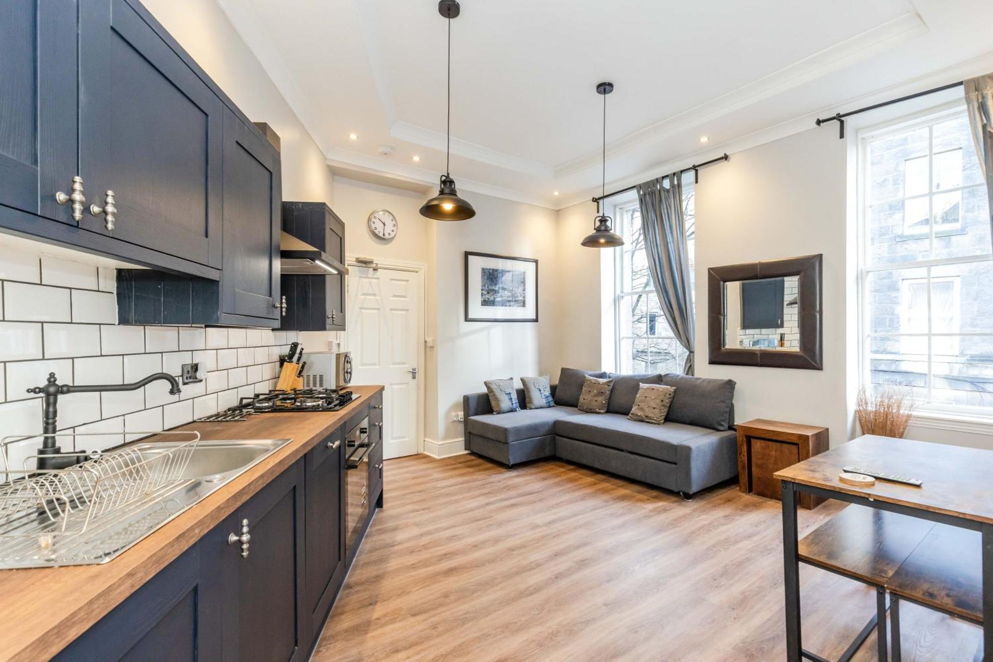 Traditional 3 Bedroom Quiet Duplex Flat By High St, Trams And Buses - Just 1-5 Miles To Centre Edimburgo Exterior foto