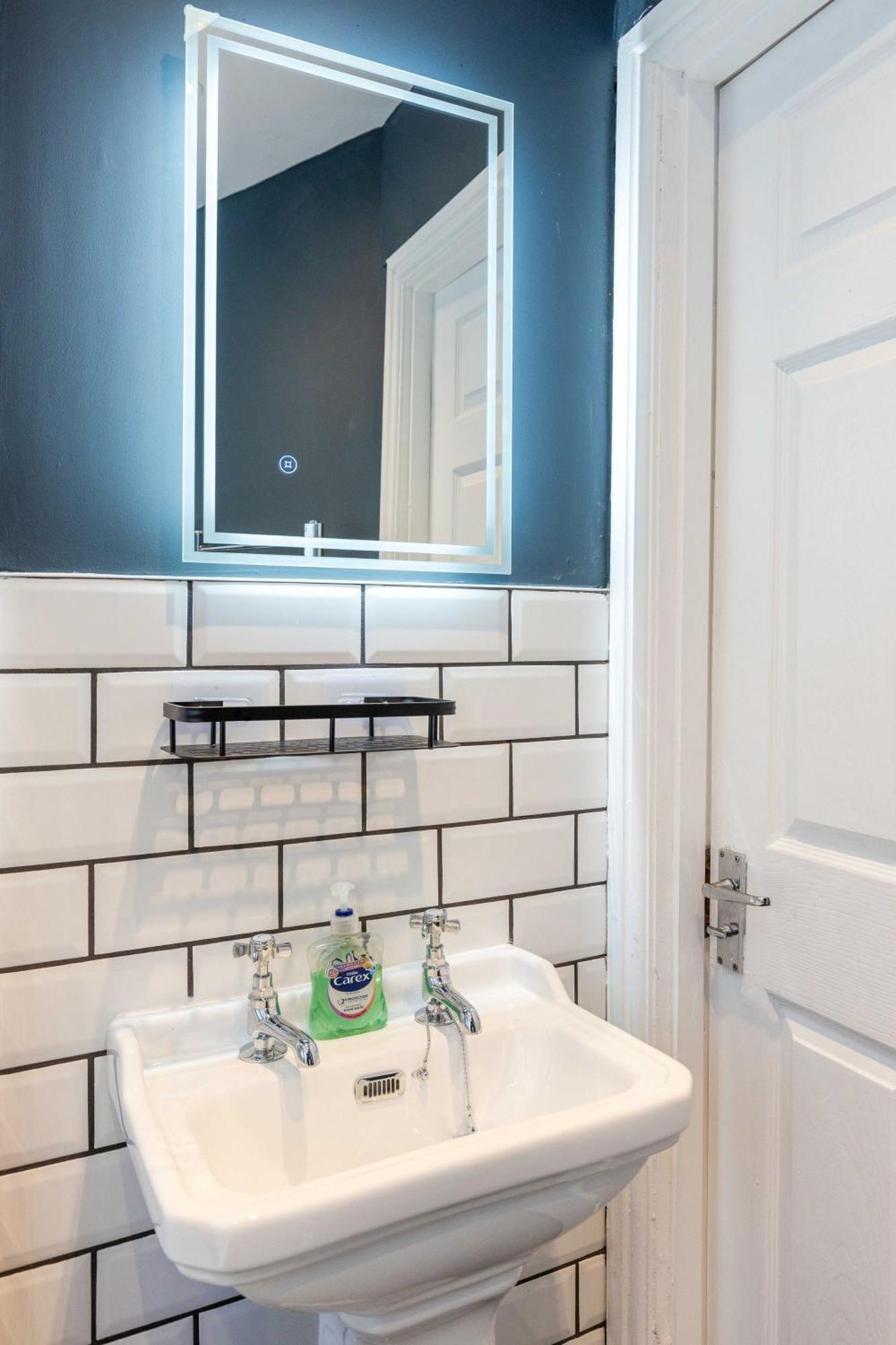 Traditional 3 Bedroom Quiet Duplex Flat By High St, Trams And Buses - Just 1-5 Miles To Centre Edimburgo Exterior foto